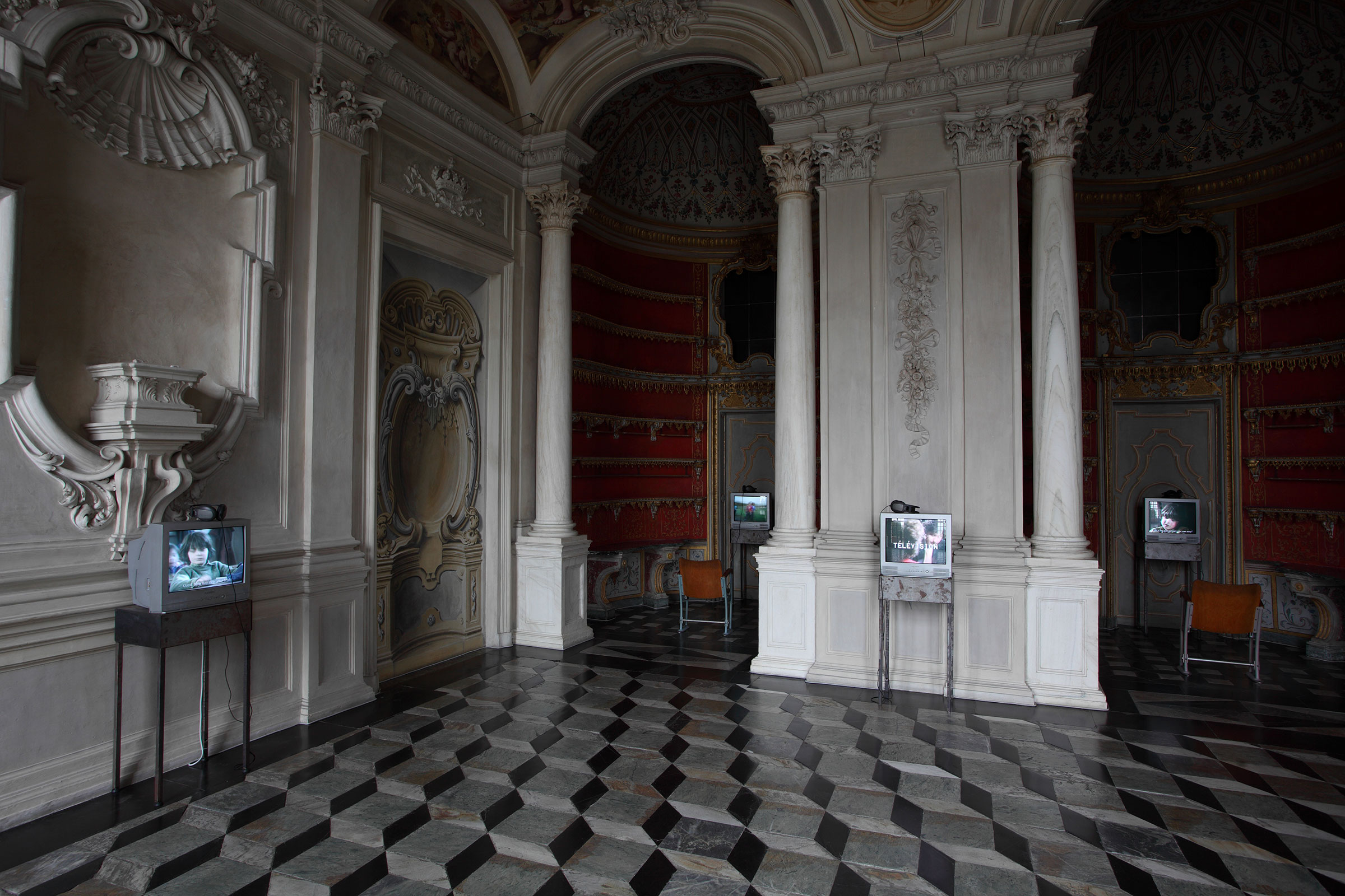 u0022Oltre il muro / Beyond the Wallu0022, installation view